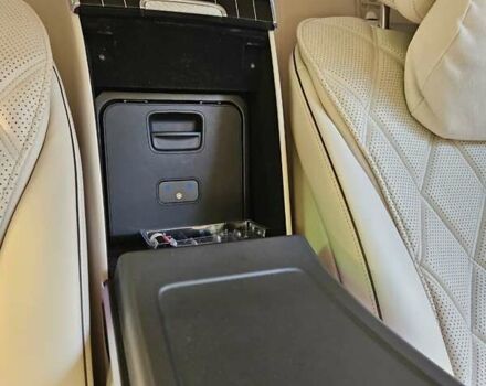 Черный Мерседес Майбах, объемом двигателя 3.98 л и пробегом 30 тыс. км за 195000 $, фото 60 на Automoto.ua