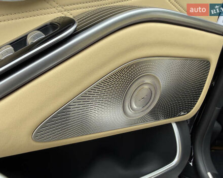 Черный Мерседес Майбах, объемом двигателя 3.98 л и пробегом 18 тыс. км за 208888 $, фото 76 на Automoto.ua