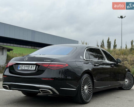 Черный Мерседес Майбах, объемом двигателя 3.98 л и пробегом 18 тыс. км за 208888 $, фото 9 на Automoto.ua