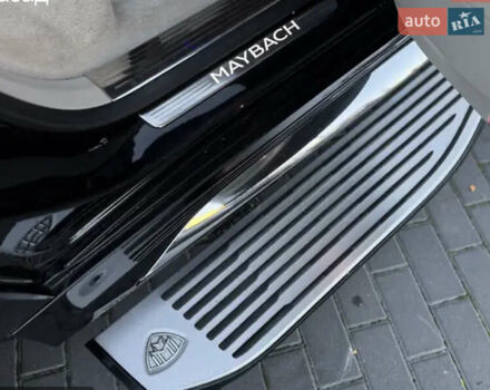 Черный Мерседес Майбах, объемом двигателя 4 л и пробегом 100 тыс. км за 150000 $, фото 9 на Automoto.ua