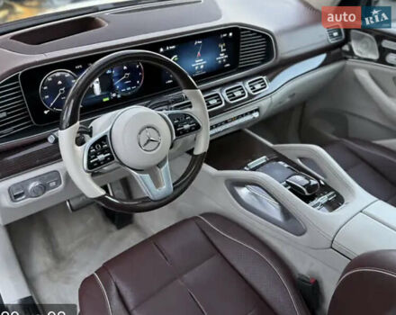 Черный Мерседес Майбах, объемом двигателя 4 л и пробегом 100 тыс. км за 150000 $, фото 5 на Automoto.ua