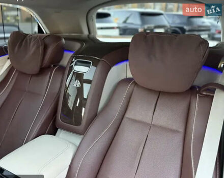 Черный Мерседес Майбах, объемом двигателя 4 л и пробегом 100 тыс. км за 150000 $, фото 3 на Automoto.ua