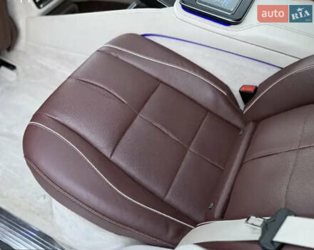 Черный Мерседес Майбах, объемом двигателя 4 л и пробегом 100 тыс. км за 150000 $, фото 10 на Automoto.ua