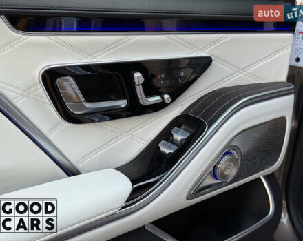 Чорний Мерседес Майбах, об'ємом двигуна 5.98 л та пробігом 13 тис. км за 360221 $, фото 20 на Automoto.ua