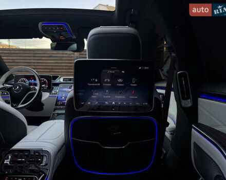 Чорний Мерседес Майбах, об'ємом двигуна 5.98 л та пробігом 13 тис. км за 360221 $, фото 8 на Automoto.ua