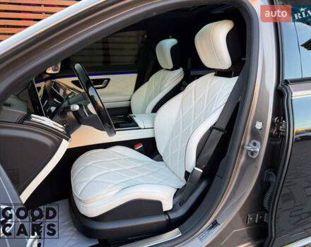 Чорний Мерседес Майбах, об'ємом двигуна 5.98 л та пробігом 13 тис. км за 360221 $, фото 19 на Automoto.ua