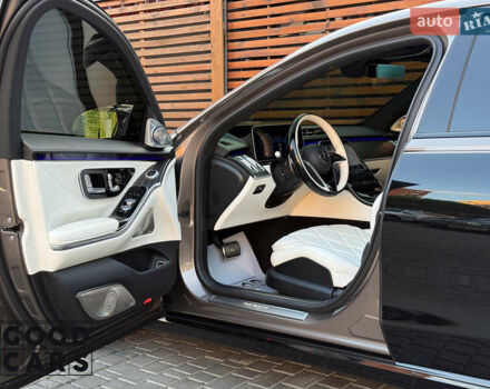 Чорний Мерседес Майбах, об'ємом двигуна 5.98 л та пробігом 13 тис. км за 360221 $, фото 18 на Automoto.ua