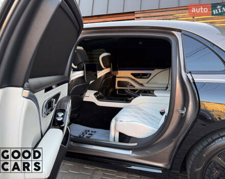 Чорний Мерседес Майбах, об'ємом двигуна 5.98 л та пробігом 13 тис. км за 360221 $, фото 12 на Automoto.ua