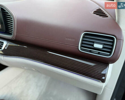 Чорний Мерседес Майбах, об'ємом двигуна 3.98 л та пробігом 98 тис. км за 154900 $, фото 91 на Automoto.ua