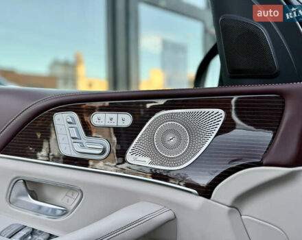 Чорний Мерседес Майбах, об'ємом двигуна 3.98 л та пробігом 98 тис. км за 154900 $, фото 23 на Automoto.ua