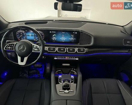 Черный Мерседес Майбах, объемом двигателя 3.98 л и пробегом 1 тыс. км за 233649 $, фото 12 на Automoto.ua