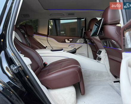 Чорний Мерседес Майбах, об'ємом двигуна 3.98 л та пробігом 98 тис. км за 154900 $, фото 80 на Automoto.ua