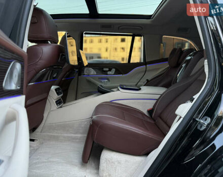Чорний Мерседес Майбах, об'ємом двигуна 3.98 л та пробігом 98 тис. км за 154900 $, фото 63 на Automoto.ua