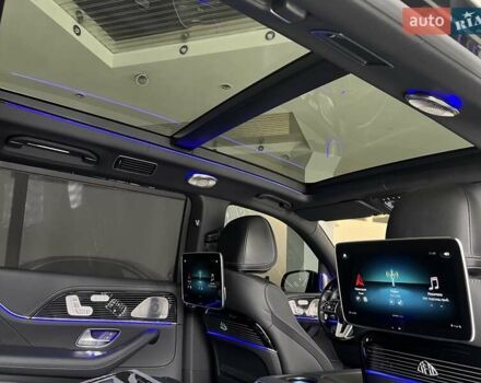 Черный Мерседес Майбах, объемом двигателя 3.98 л и пробегом 1 тыс. км за 233649 $, фото 31 на Automoto.ua