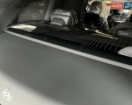 Черный Мерседес Майбах, объемом двигателя 3.98 л и пробегом 1 тыс. км за 233649 $, фото 43 на Automoto.ua