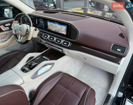 Чорний Мерседес Майбах, об'ємом двигуна 3.98 л та пробігом 98 тис. км за 154900 $, фото 89 на Automoto.ua