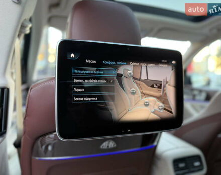 Чорний Мерседес Майбах, об'ємом двигуна 3.98 л та пробігом 98 тис. км за 154900 $, фото 67 на Automoto.ua