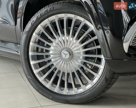 Черный Мерседес Майбах, объемом двигателя 3.98 л и пробегом 1 тыс. км за 233649 $, фото 4 на Automoto.ua