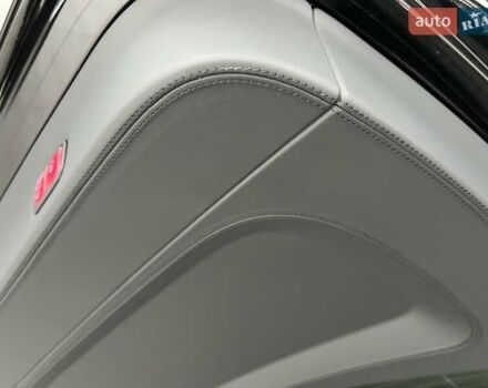 Черный Мерседес Майбах, объемом двигателя 3.98 л и пробегом 1 тыс. км за 233649 $, фото 44 на Automoto.ua