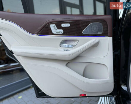 Чорний Мерседес Майбах, об'ємом двигуна 3.98 л та пробігом 98 тис. км за 154900 $, фото 56 на Automoto.ua