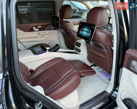 Чорний Мерседес Майбах, об'ємом двигуна 3.98 л та пробігом 98 тис. км за 154900 $, фото 83 на Automoto.ua