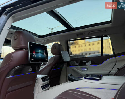 Чорний Мерседес Майбах, об'ємом двигуна 3.98 л та пробігом 98 тис. км за 154900 $, фото 61 на Automoto.ua