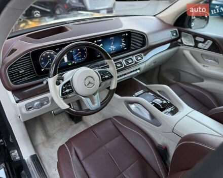 Чорний Мерседес Майбах, об'ємом двигуна 3.98 л та пробігом 98 тис. км за 154900 $, фото 28 на Automoto.ua