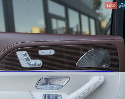 Чорний Мерседес Майбах, об'ємом двигуна 3.98 л та пробігом 98 тис. км за 154900 $, фото 58 на Automoto.ua