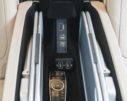 Мерседес Майбах, объемом двигателя 6 л и пробегом 38 тыс. км за 115000 $, фото 33 на Automoto.ua