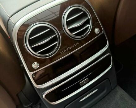 Сірий Мерседес Майбах, об'ємом двигуна 4.66 л та пробігом 140 тис. км за 59555 $, фото 8 на Automoto.ua