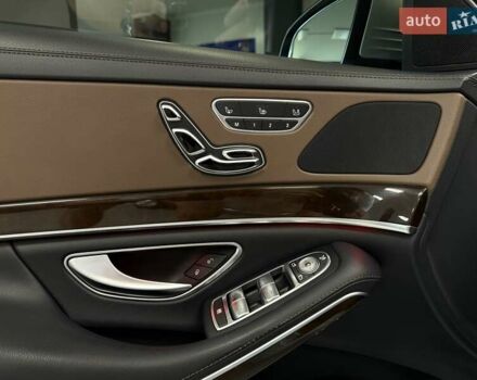 Мерседес Майбах 2016 в Тернополе на Automoto.ua Серый Мерседес Майбах, объемом двигателя 4.7 л и пробегом 140 тыс. км за 52500 $, фото 56 на Automoto.ua