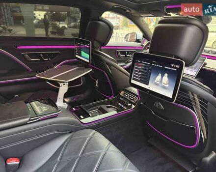 Серый Мерседес Майбах, объемом двигателя 4 л и пробегом 56 тыс. км за 149900 $, фото 87 на Automoto.ua