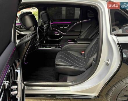 Серый Мерседес Майбах, объемом двигателя 4 л и пробегом 56 тыс. км за 149900 $, фото 53 на Automoto.ua