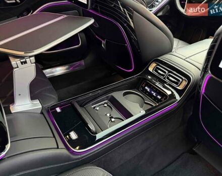 Серый Мерседес Майбах, объемом двигателя 4 л и пробегом 56 тыс. км за 149900 $, фото 84 на Automoto.ua