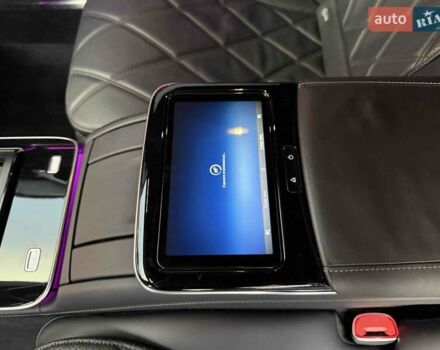 Серый Мерседес Майбах, объемом двигателя 4 л и пробегом 56 тыс. км за 149900 $, фото 63 на Automoto.ua