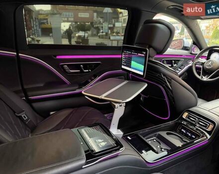 Серый Мерседес Майбах, объемом двигателя 4 л и пробегом 56 тыс. км за 149900 $, фото 85 на Automoto.ua