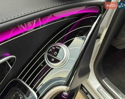 Серый Мерседес Майбах, объемом двигателя 4 л и пробегом 56 тыс. км за 149900 $, фото 20 на Automoto.ua