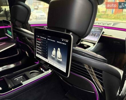 Серый Мерседес Майбах, объемом двигателя 4 л и пробегом 56 тыс. км за 149900 $, фото 82 на Automoto.ua