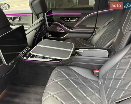 Серый Мерседес Майбах, объемом двигателя 4 л и пробегом 56 тыс. км за 149900 $, фото 65 на Automoto.ua