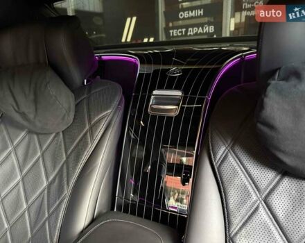 Серый Мерседес Майбах, объемом двигателя 4 л и пробегом 56 тыс. км за 149900 $, фото 60 на Automoto.ua