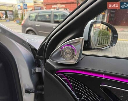 Серый Мерседес Майбах, объемом двигателя 4 л и пробегом 56 тыс. км за 149900 $, фото 91 на Automoto.ua