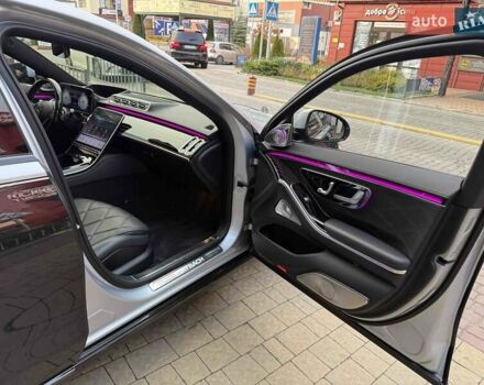 Серый Мерседес Майбах, объемом двигателя 4 л и пробегом 56 тыс. км за 149900 $, фото 88 на Automoto.ua