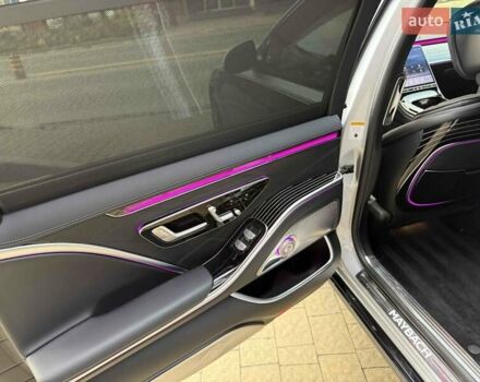 Серый Мерседес Майбах, объемом двигателя 4 л и пробегом 56 тыс. км за 149900 $, фото 52 на Automoto.ua