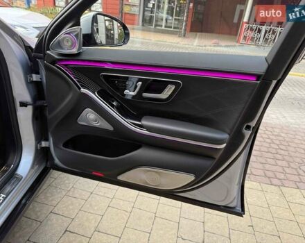 Серый Мерседес Майбах, объемом двигателя 4 л и пробегом 56 тыс. км за 149900 $, фото 89 на Automoto.ua