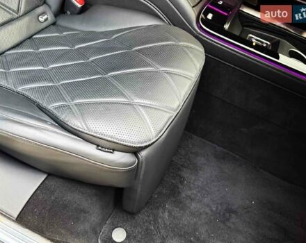 Серый Мерседес Майбах, объемом двигателя 4 л и пробегом 56 тыс. км за 149900 $, фото 83 на Automoto.ua