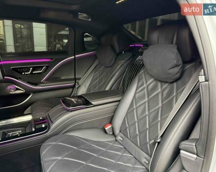 Серый Мерседес Майбах, объемом двигателя 4 л и пробегом 56 тыс. км за 149900 $, фото 55 на Automoto.ua