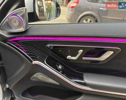 Серый Мерседес Майбах, объемом двигателя 4 л и пробегом 56 тыс. км за 149900 $, фото 92 на Automoto.ua