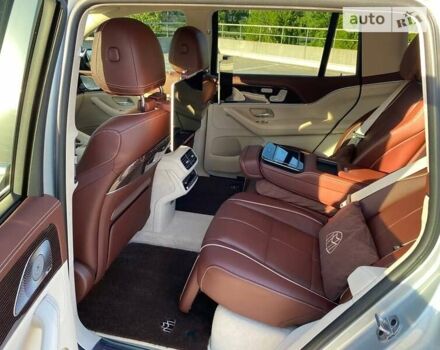 Серый Мерседес Майбах, объемом двигателя 4 л и пробегом 1 тыс. км за 191000 $, фото 12 на Automoto.ua