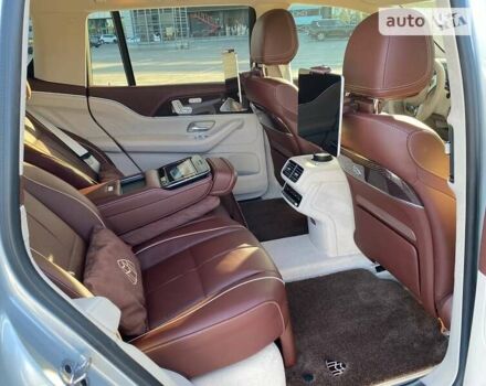 Серый Мерседес Майбах, объемом двигателя 4 л и пробегом 1 тыс. км за 191000 $, фото 10 на Automoto.ua