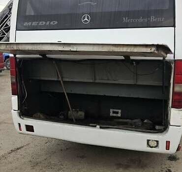 Белый Мерседес Медио, объемом двигателя 4.7 л и пробегом 650 тыс. км за 13000 $, фото 10 на Automoto.ua